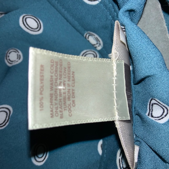 Loft petite blouse Sz XXSP long sleeve button cuff open pleat neckline - Picture 6 of 6